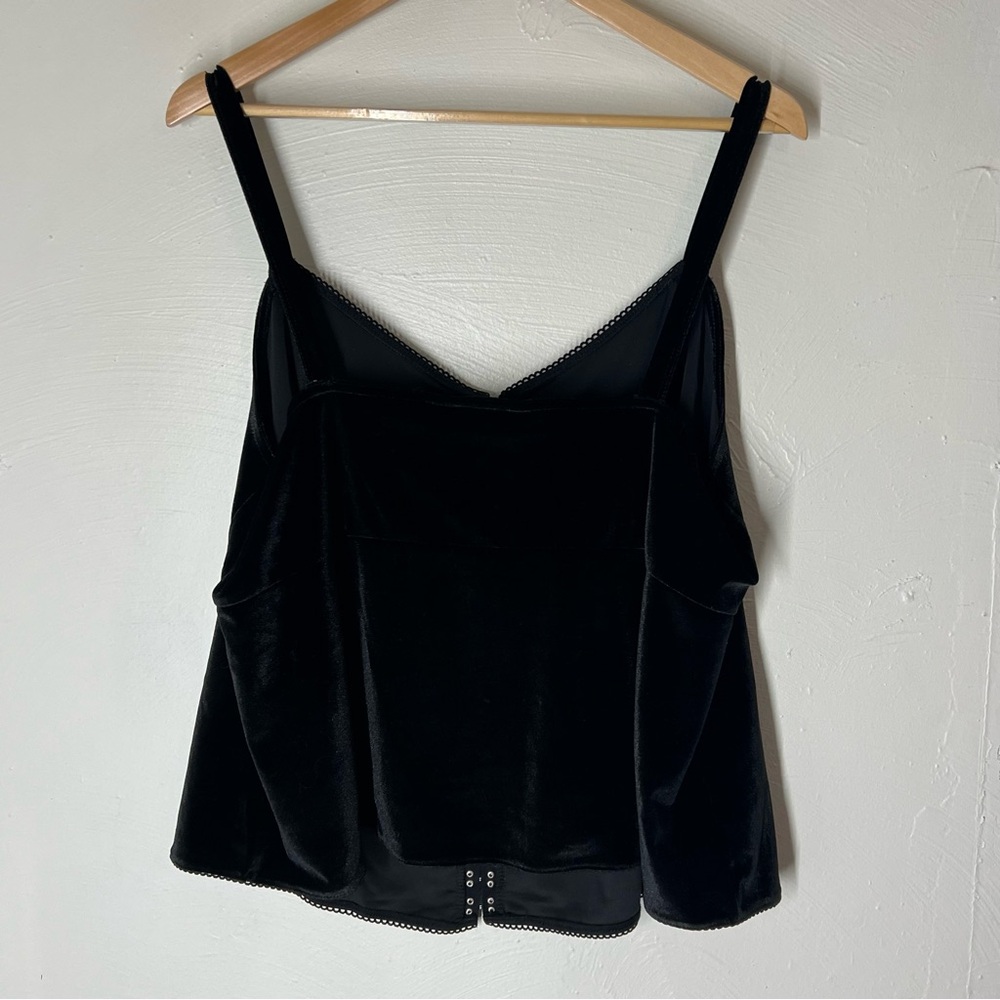 Torrid Black Velvet Eye Hook Cami Size (3) 22/24 NWT Top 3X - Picture 7 of 7